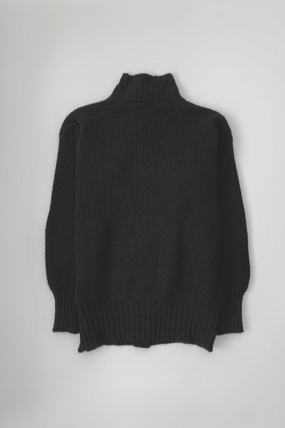 black big buttons over sized knit