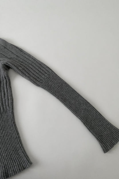 Italy gray shape button knit