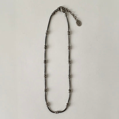 silver point design necklace