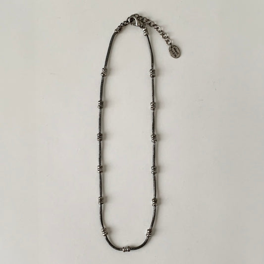 silver point design necklace