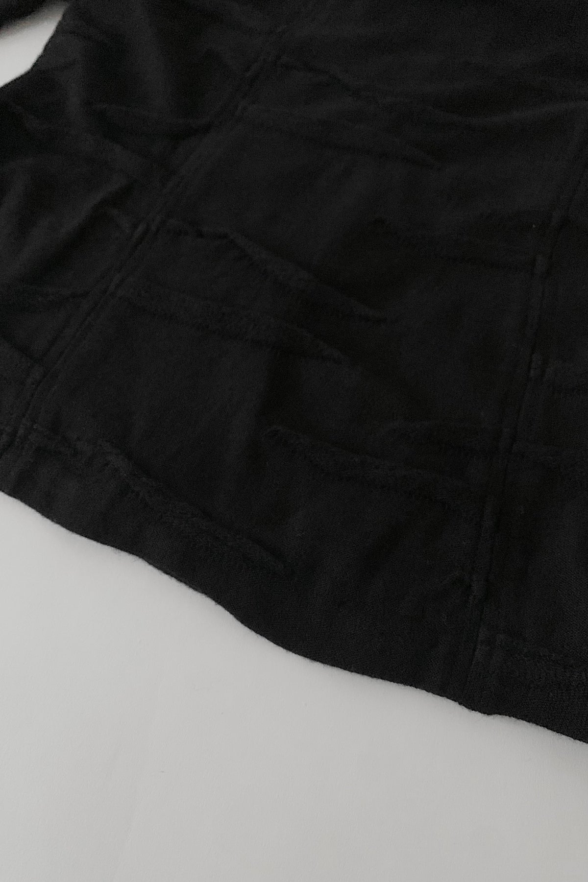 black scale design knt tops