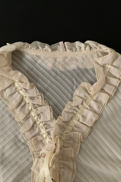 pale beige center frill ribbon cardigan