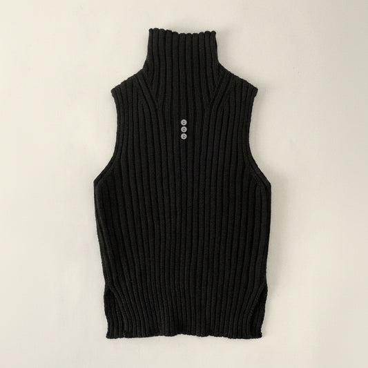 center buttons knit vest
