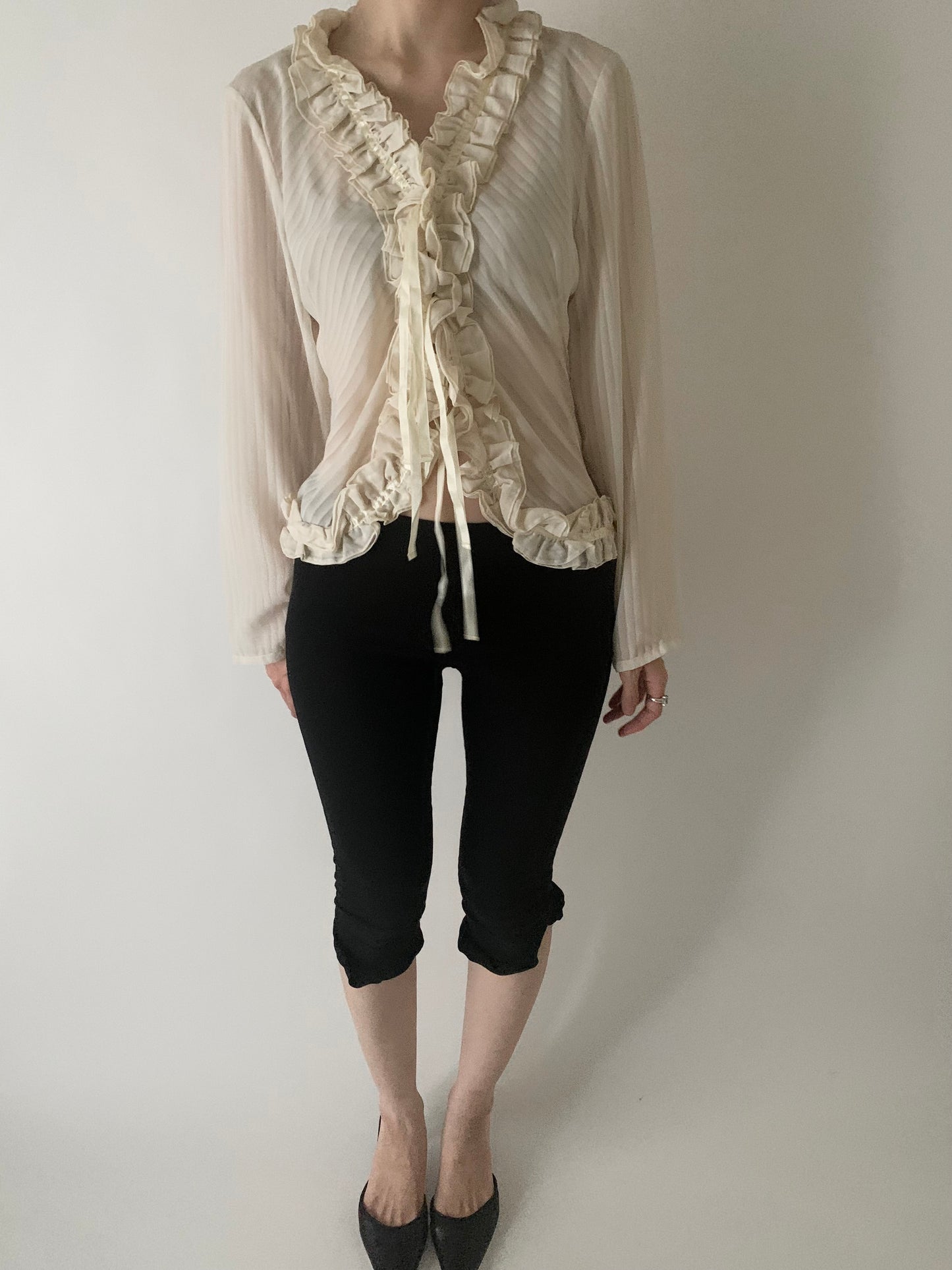 pale beige center frill ribbon cardigan