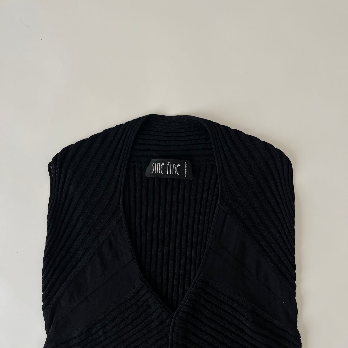 Italy black v neck tops
