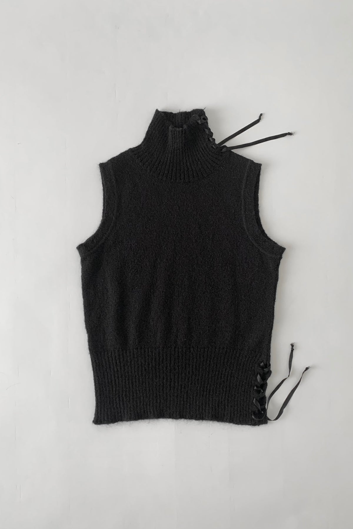 black side ribbon vest