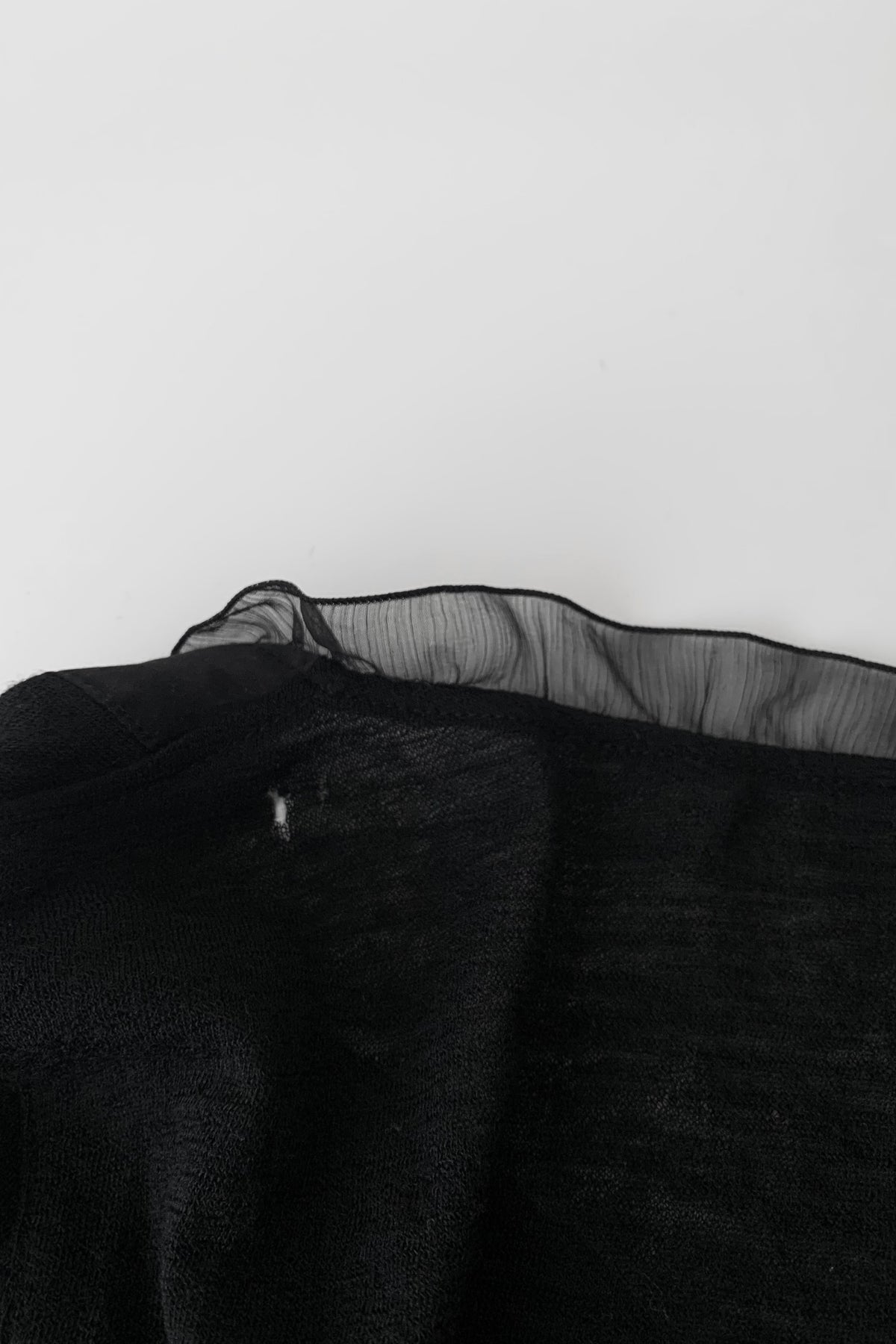 black waist mark wool blouse