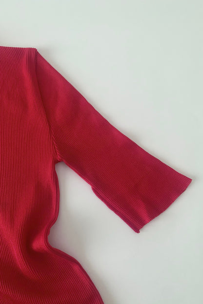 red half sleeve v neck rib tops