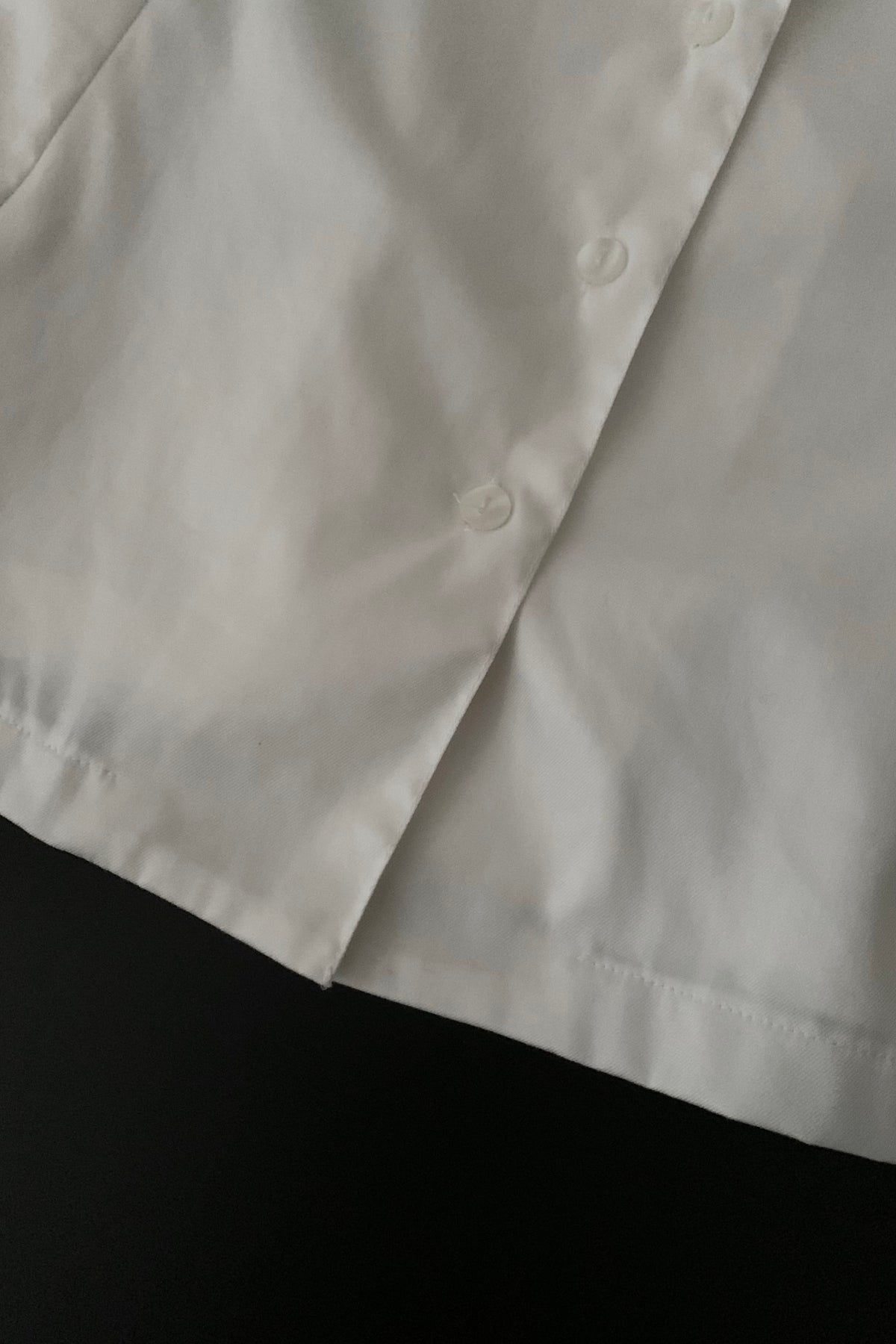 white stripe collar shirt