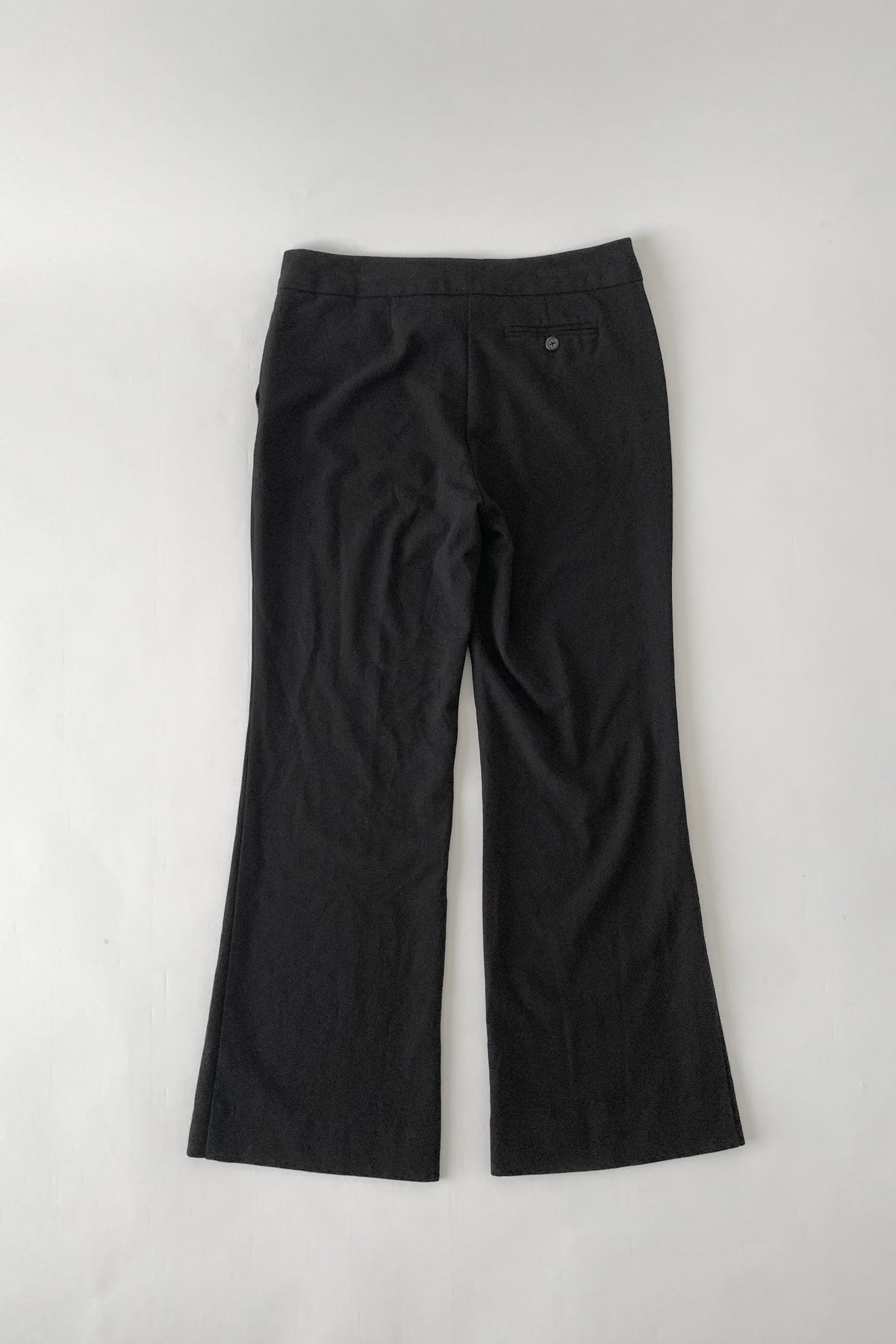 black wide silhouette pants