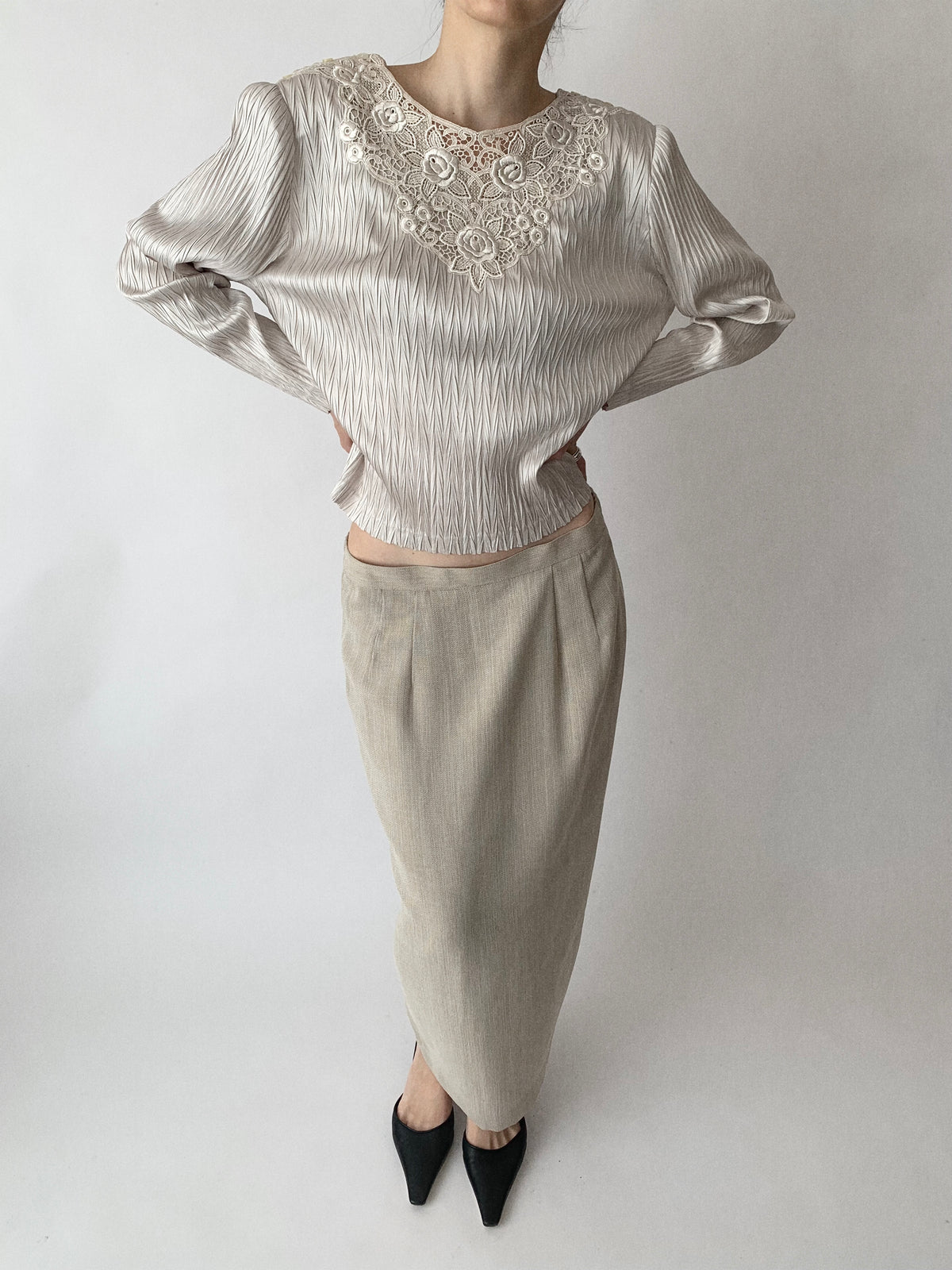 light beige pleats lace tops