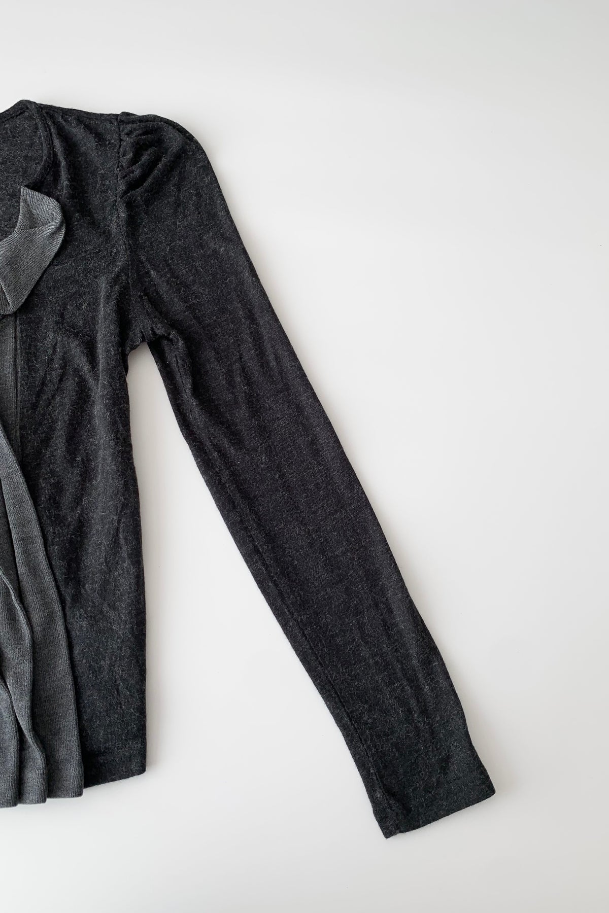 dark gray center frill knit tops