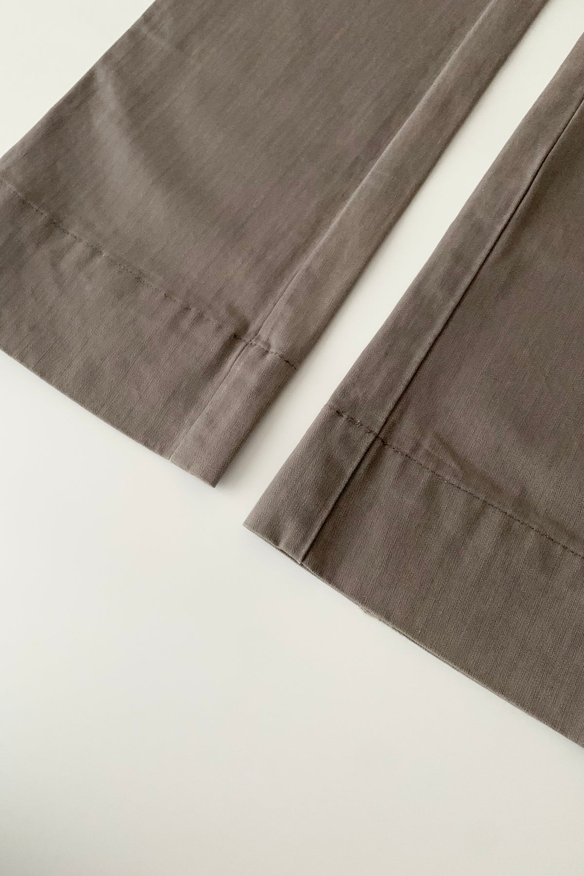 charcoalg gray waist design pants