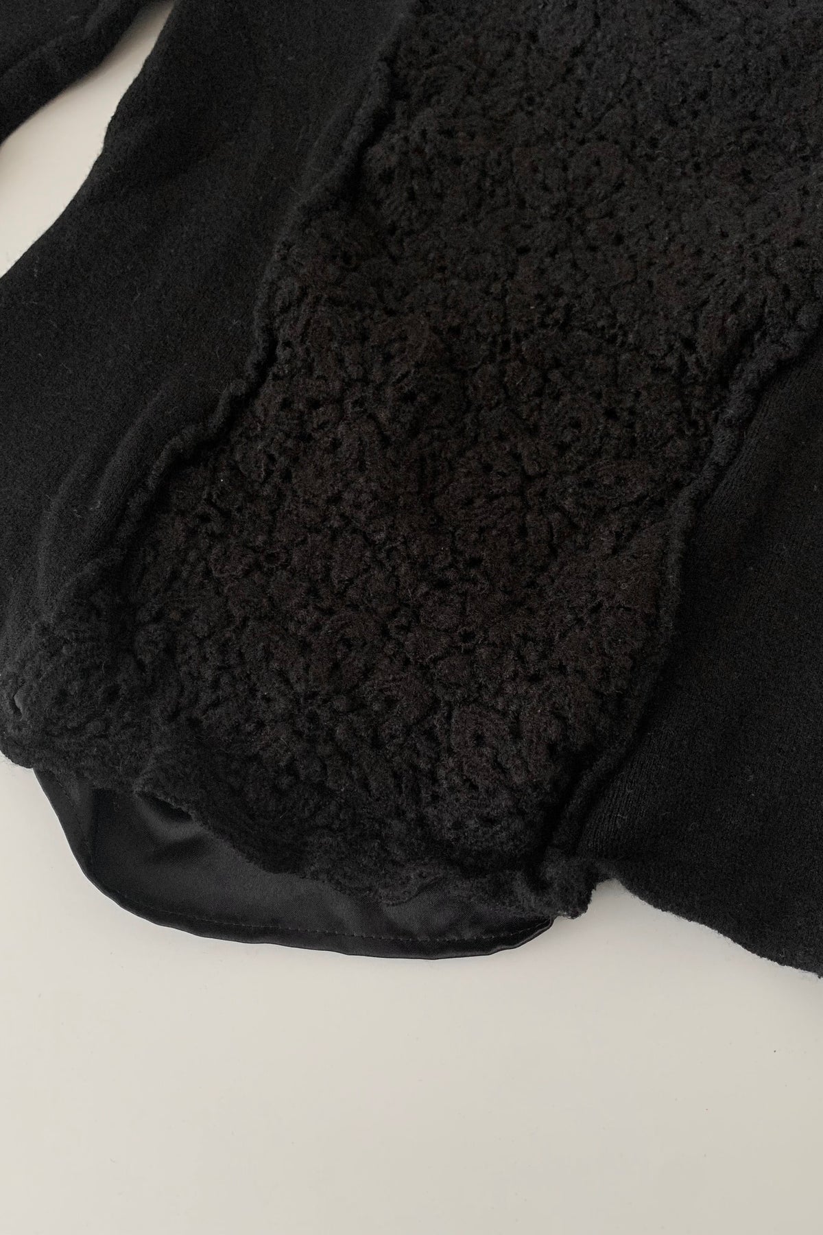 black centre crochet mini tops
