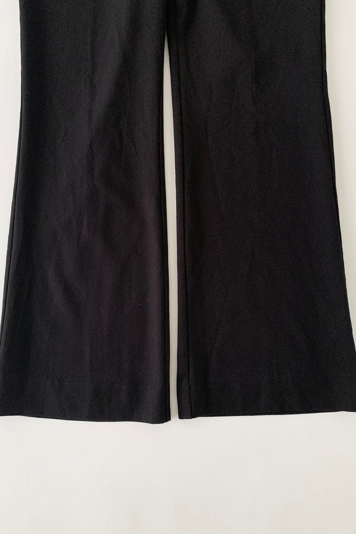 black wide silhouette pants