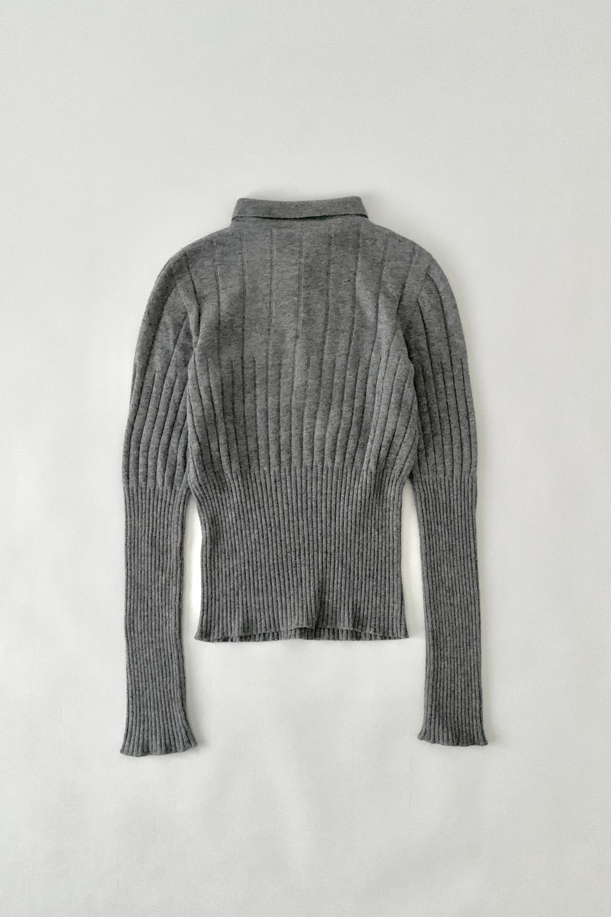 Italy gray shape button knit