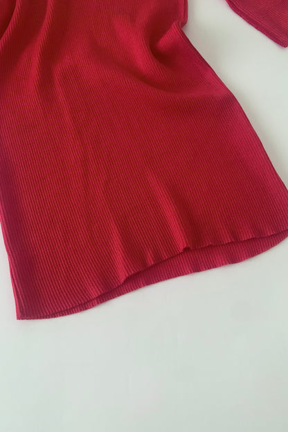 red half sleeve v neck rib tops