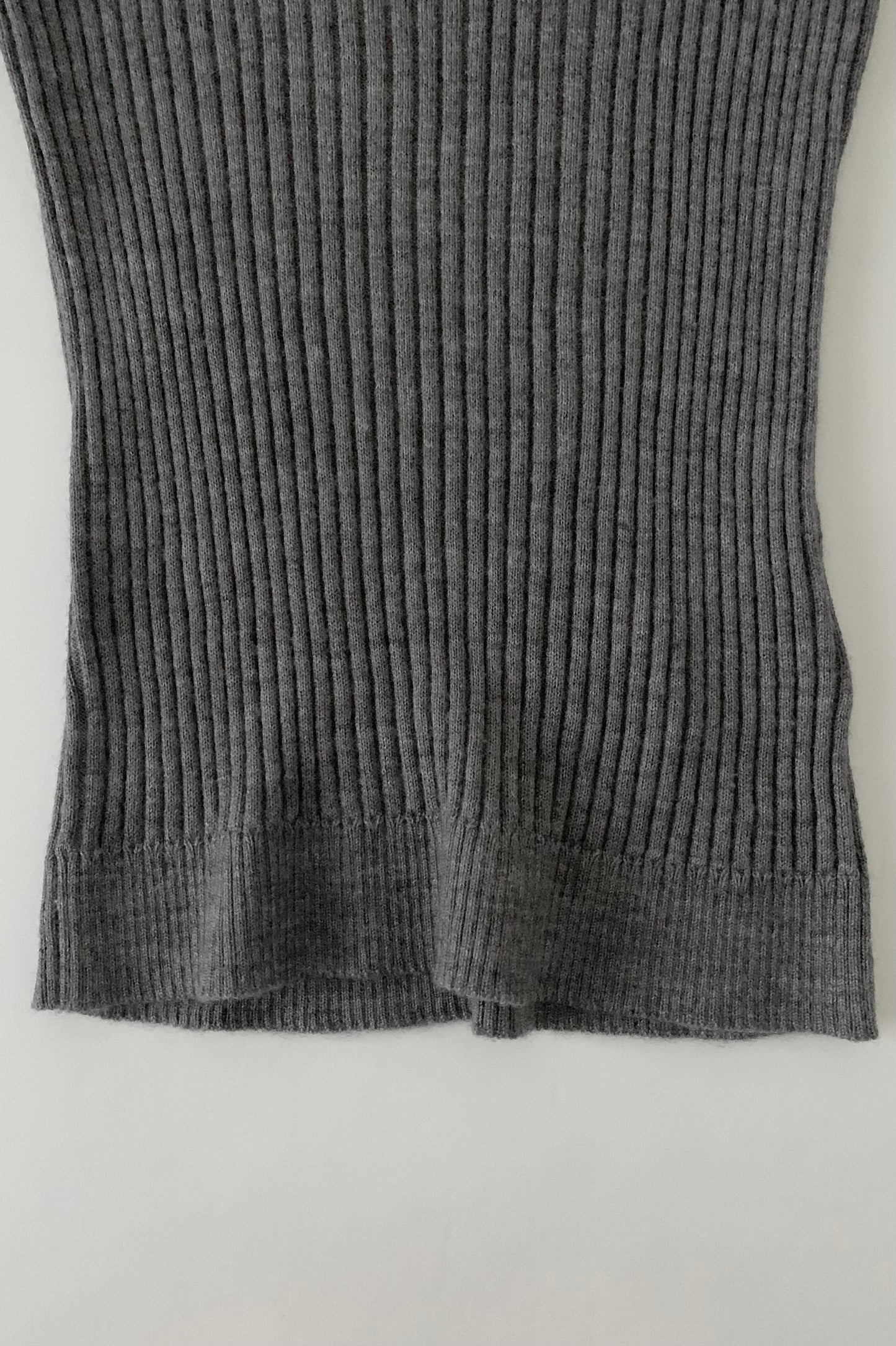 gray rib round neck knit tops
