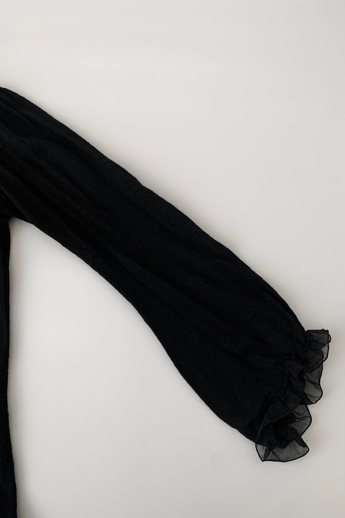 black waist mark wool blouse