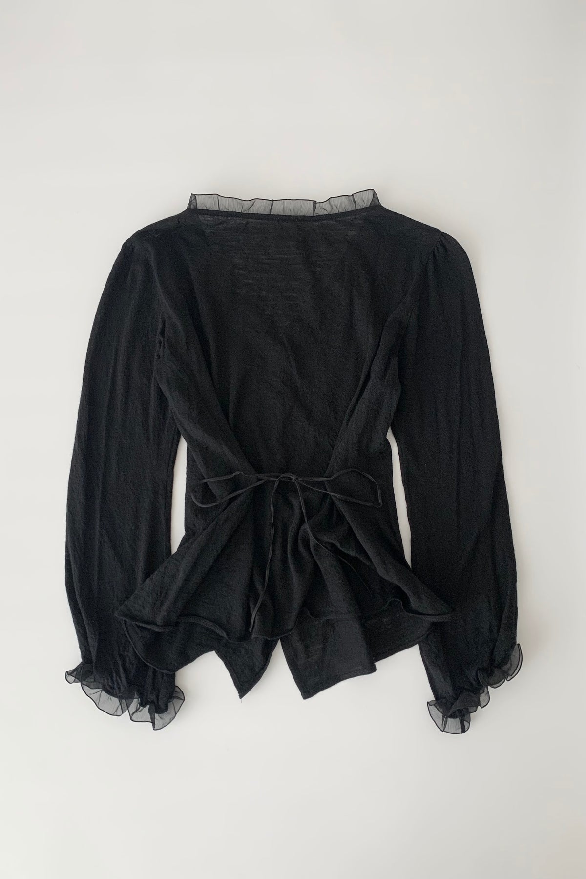 black waist mark wool blouse