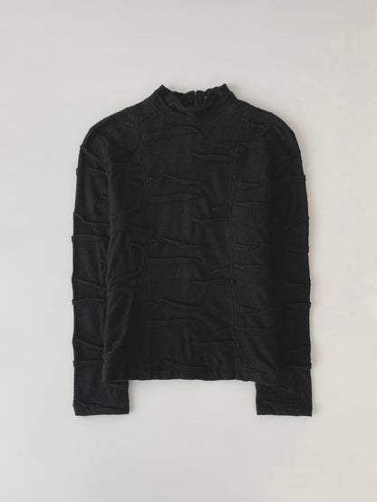 black scale design knt tops