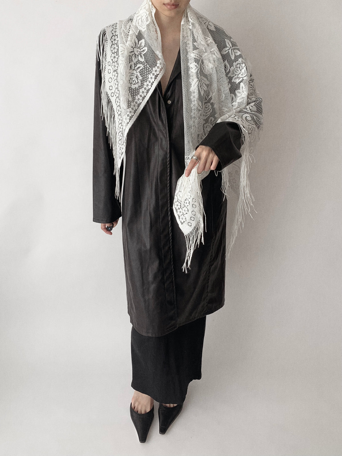 white lace fringe stall
