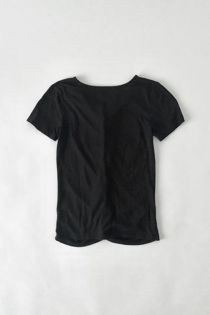black centerfrill T tops