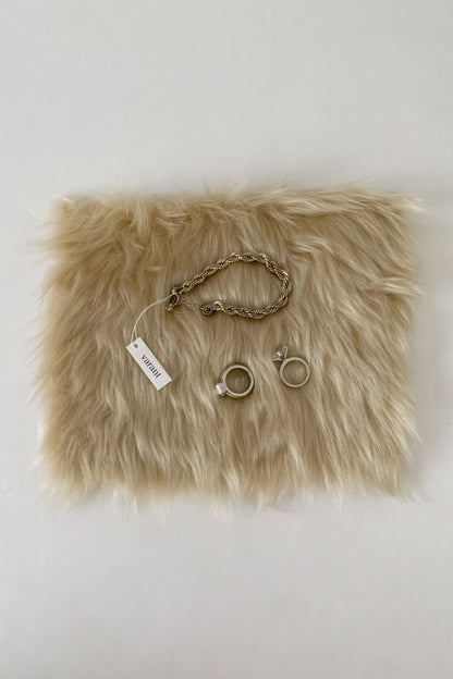 select accessory 3