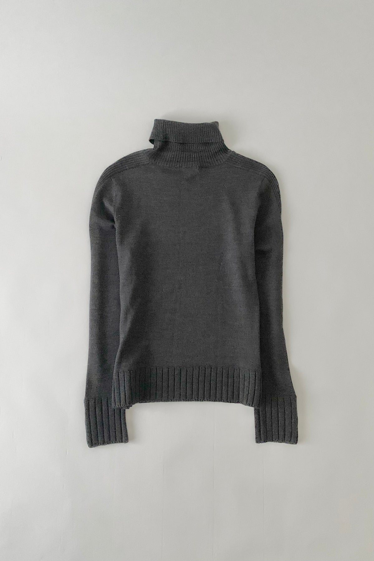 Burberry dark gray wool knit