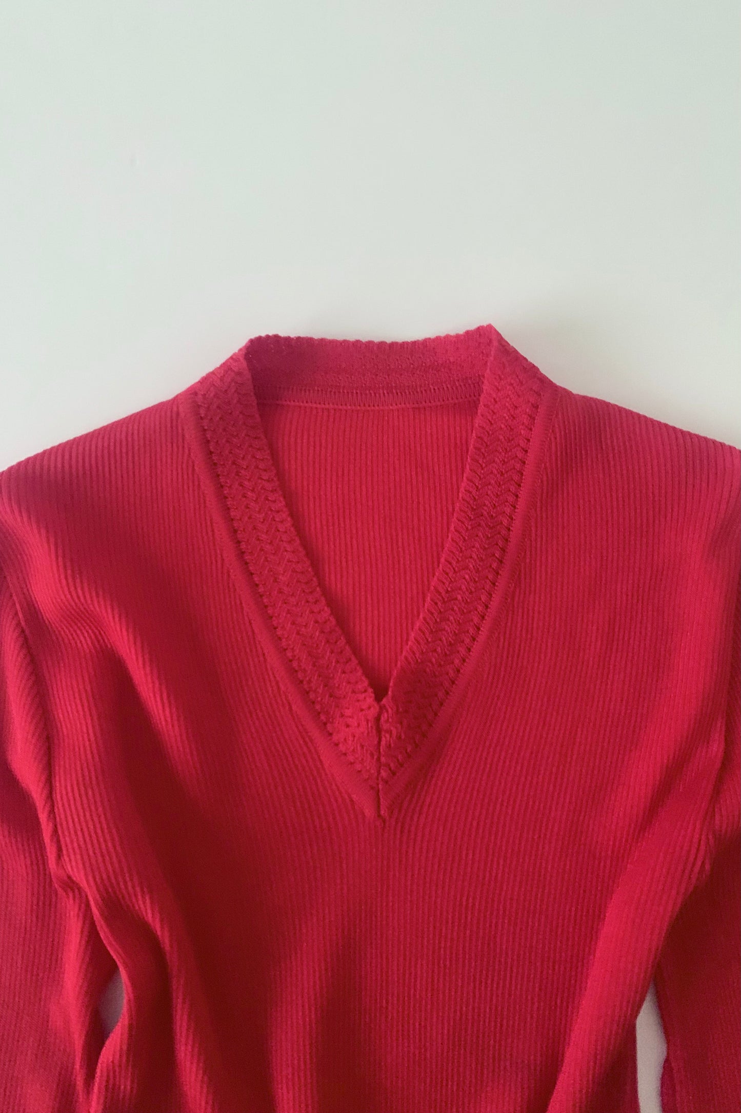 red half sleeve v neck rib tops
