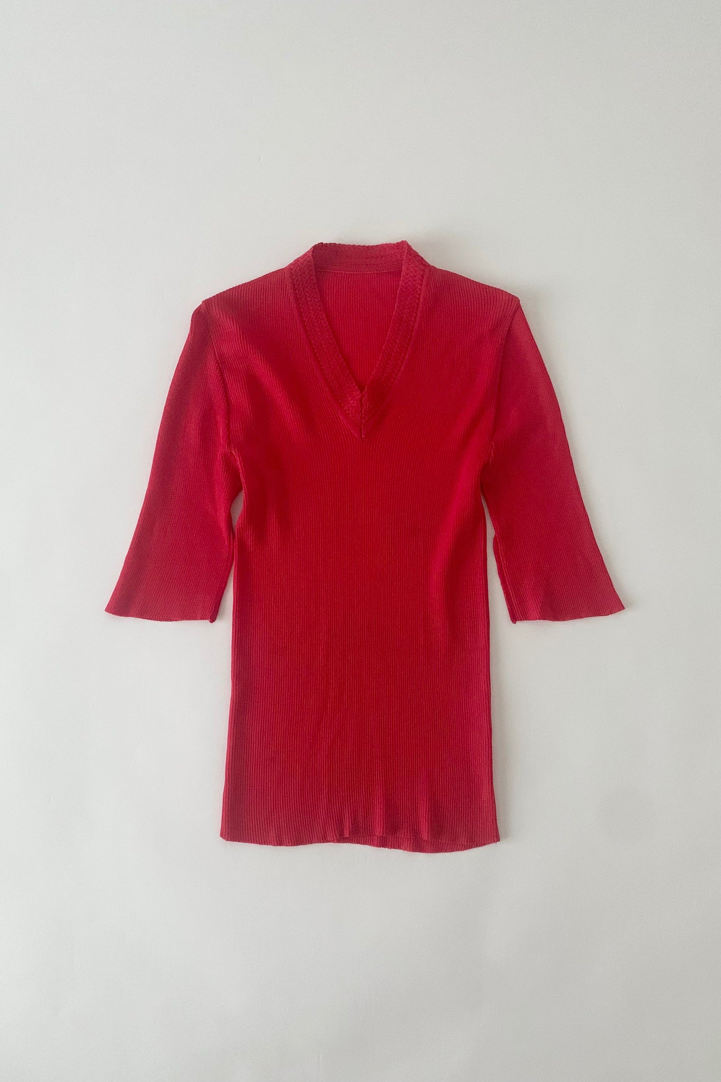 red half sleeve v neck rib tops