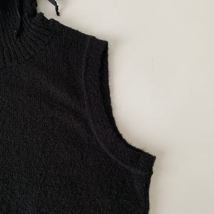 black side ribbon vest
