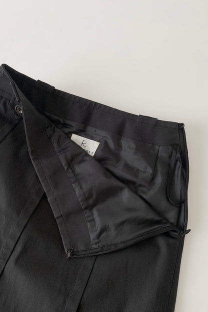 black waist buttons pleats skirt