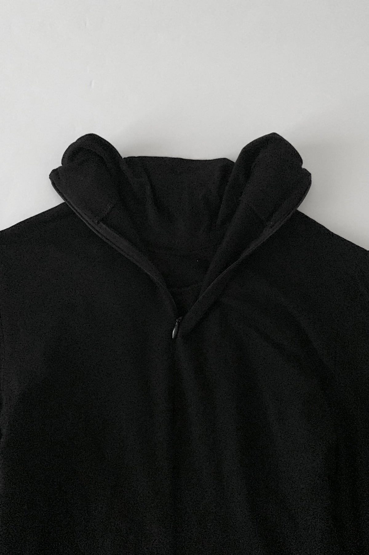 black half sleeve frill tops