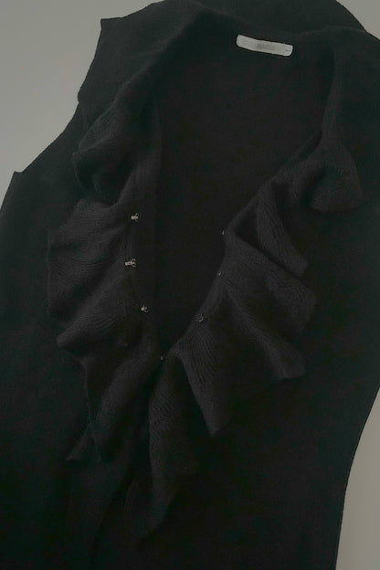 black center frill knit vest