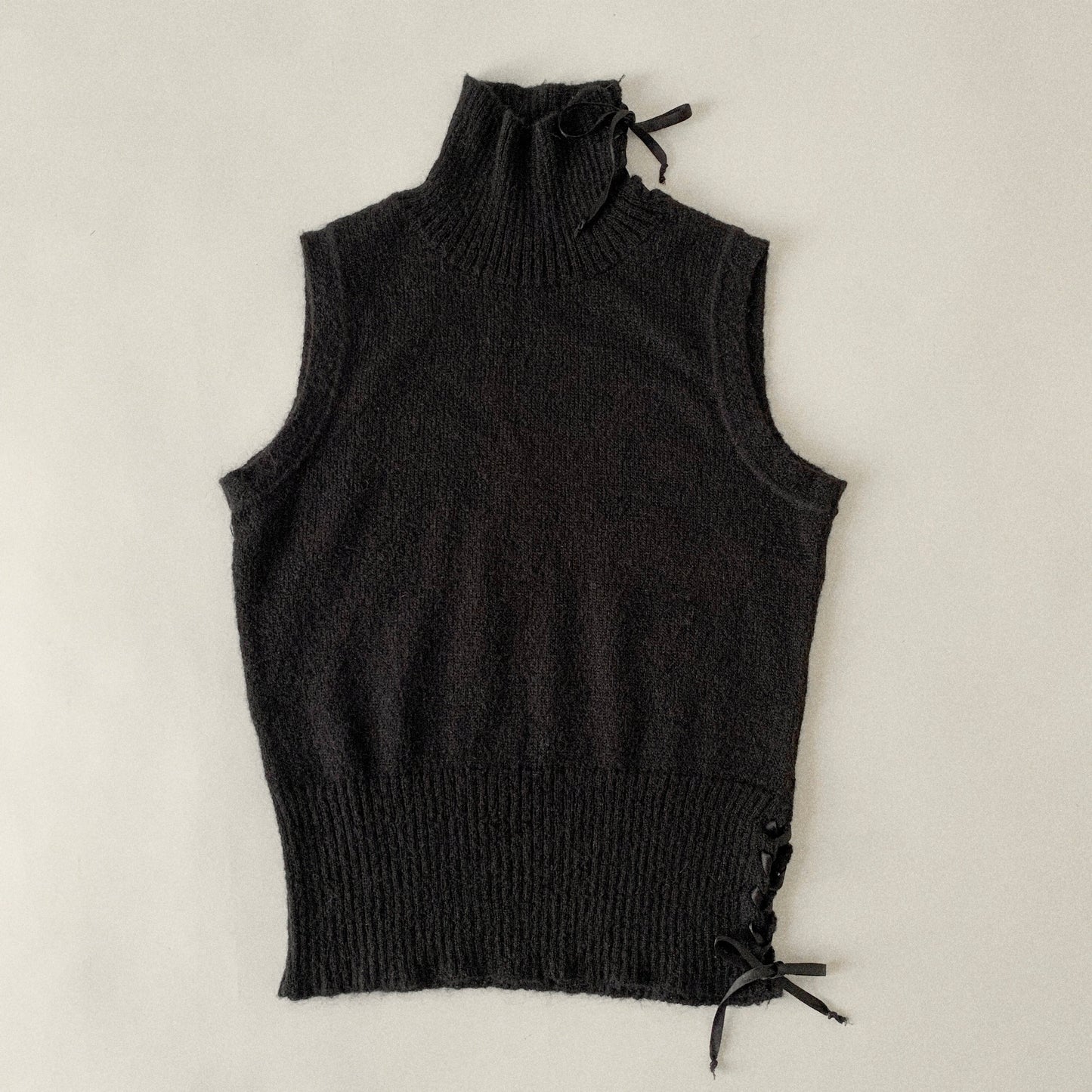 black side ribbon vest