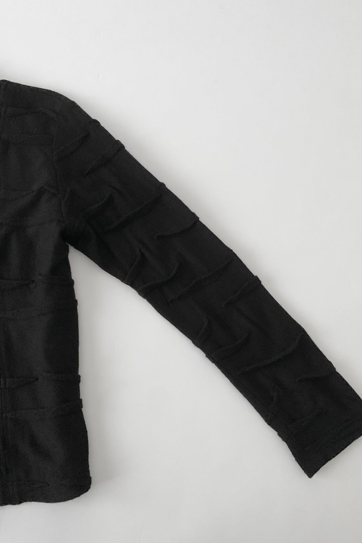 black scale design knt tops