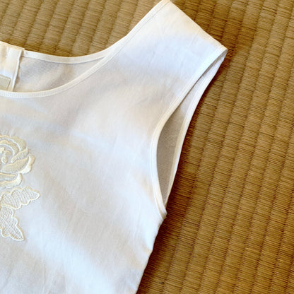 white flower embroidery tops